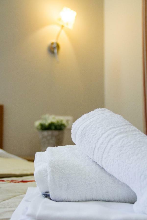 Hotel Rodon Paralía Екстериор снимка